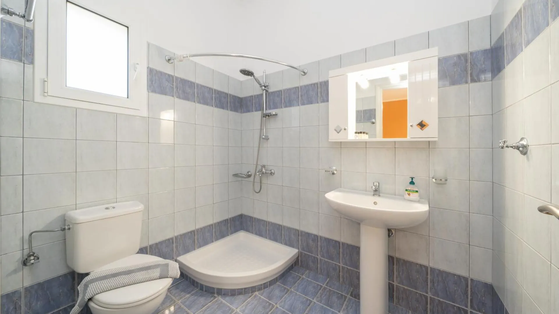 Eleftheria Apartments Vlachata